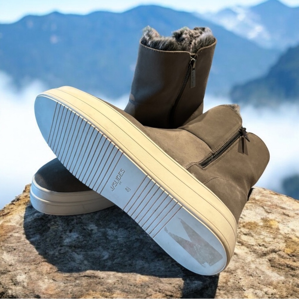J Slides Gray Suede Fur Lined Ankle Boot Sneaker. Size 8.5
